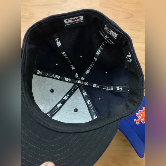 ♠️ New York Yankees 7 3/8 Fitted Hat - Picture 2 of 5